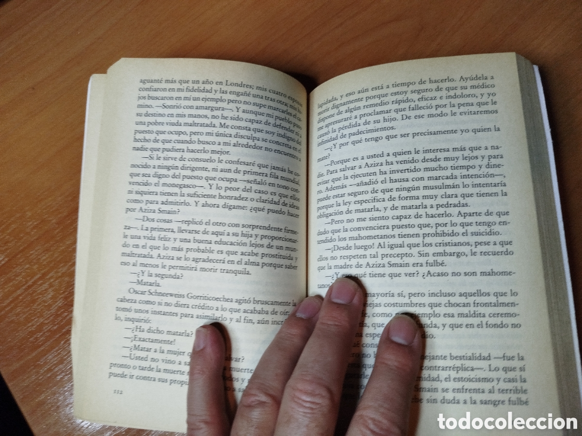Libros de segunda mano: El le&oacute;n invisible. Alberto V&aacute;zquez Figueroa. Debolsillo - Foto 3