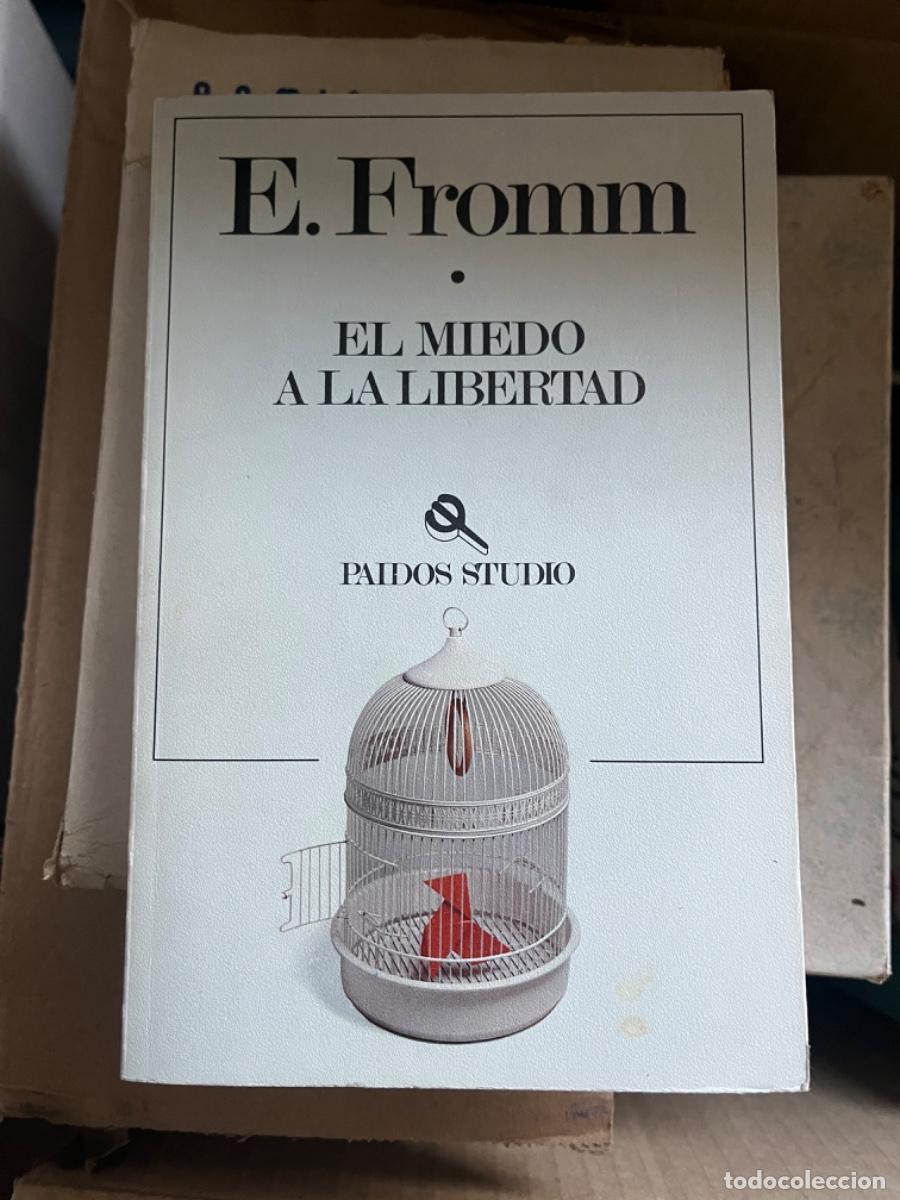 Libros de segunda mano: E.Fromm EL MIEDO A LA LIBERTAD. - Foto 1