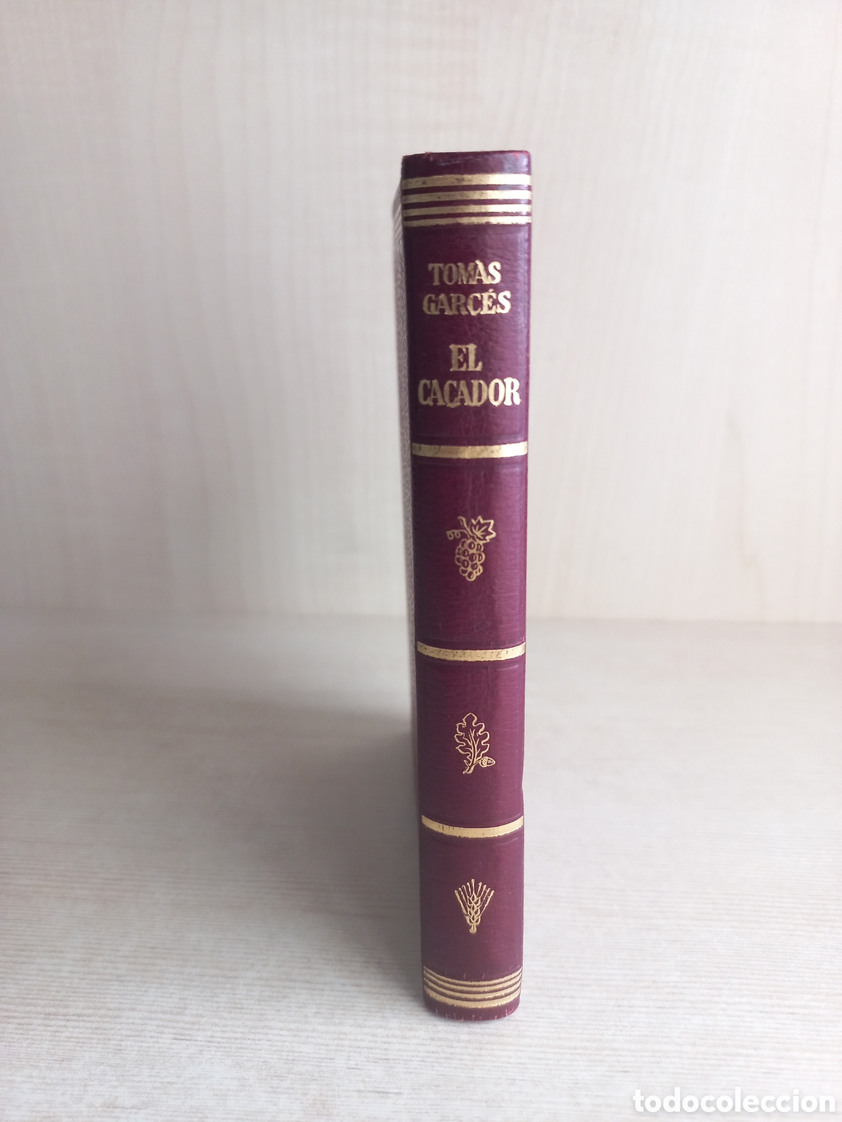 Libros de segunda mano: El Ca&ccedil;ador. Tom&agrave;s Garc&eacute;s. Selecta, primera edici&oacute;n, 1947. Catal&aacute;n. - Foto 1
