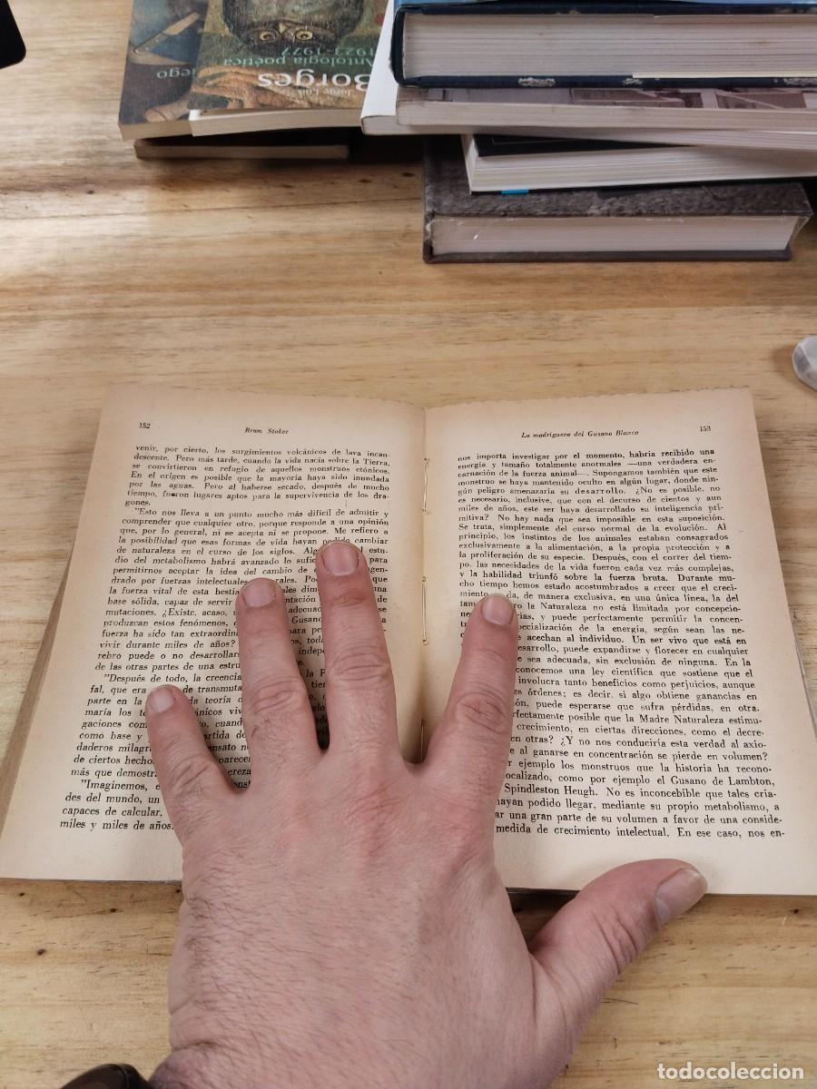 Libros de segunda mano: La Madriguera del Gusano Blando - Bram Stoker - Foto 9