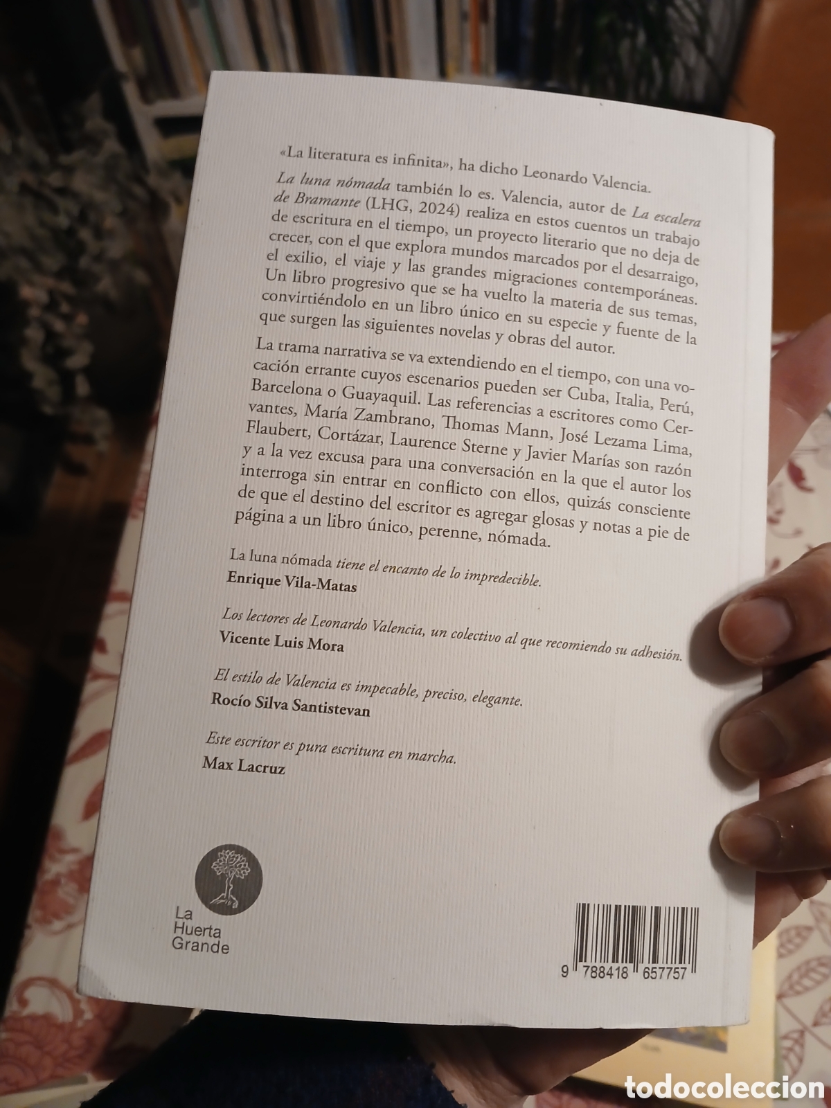 Libros de segunda mano: La luna n&oacute;mada, Leonardo Valencia - Foto 2