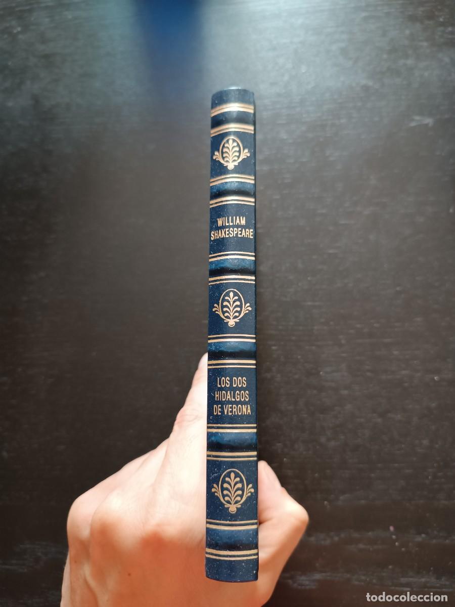 Libros de segunda mano: Los dos hidalgos de Verona - William Shakespeare. RBA - Foto 2