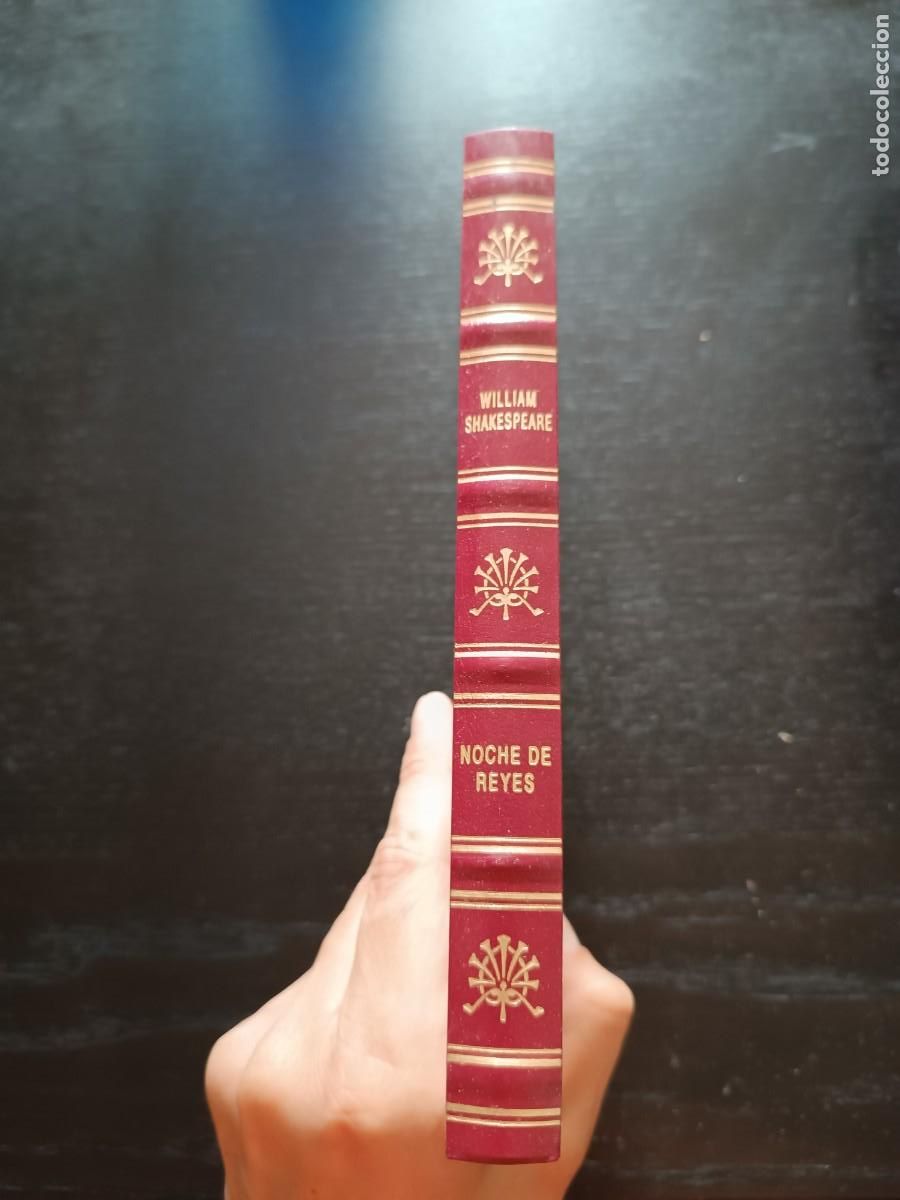 Libros de segunda mano: Noche de Reyes - William Shakespeare. RBA - Foto 2