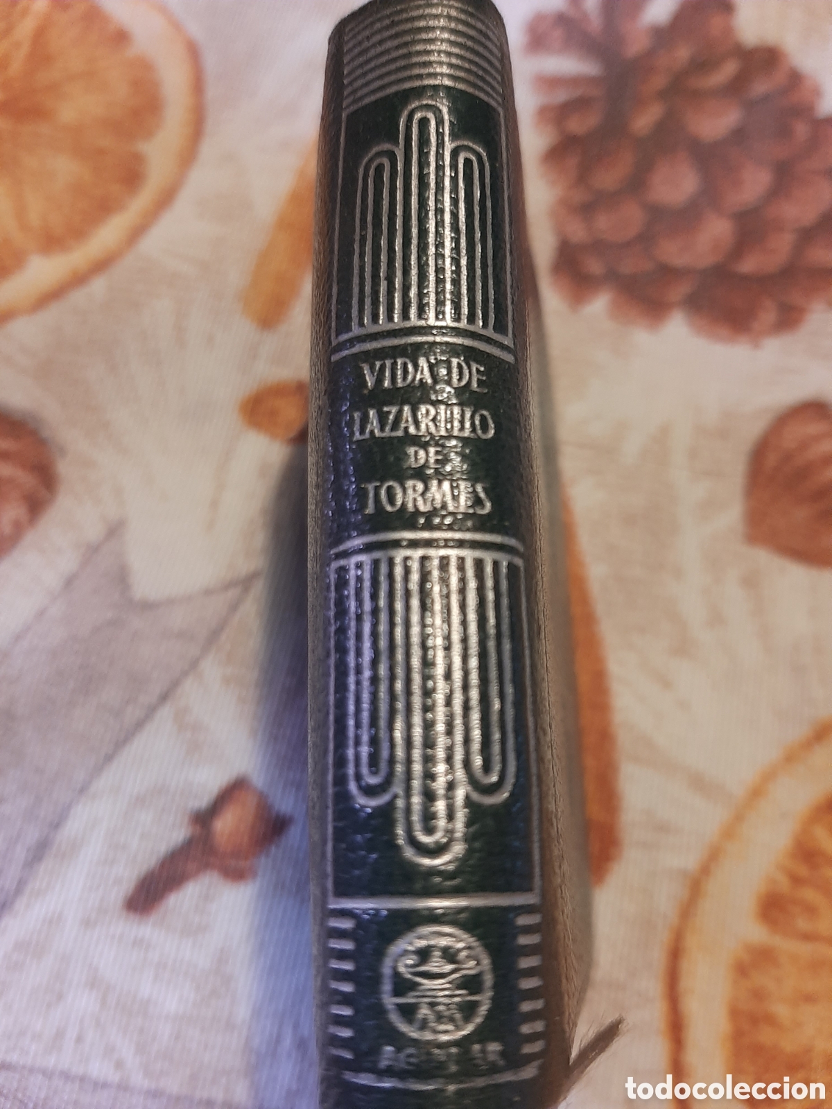 Libros de segunda mano: Crisolin vida del lazarillo de tormes - Foto 1