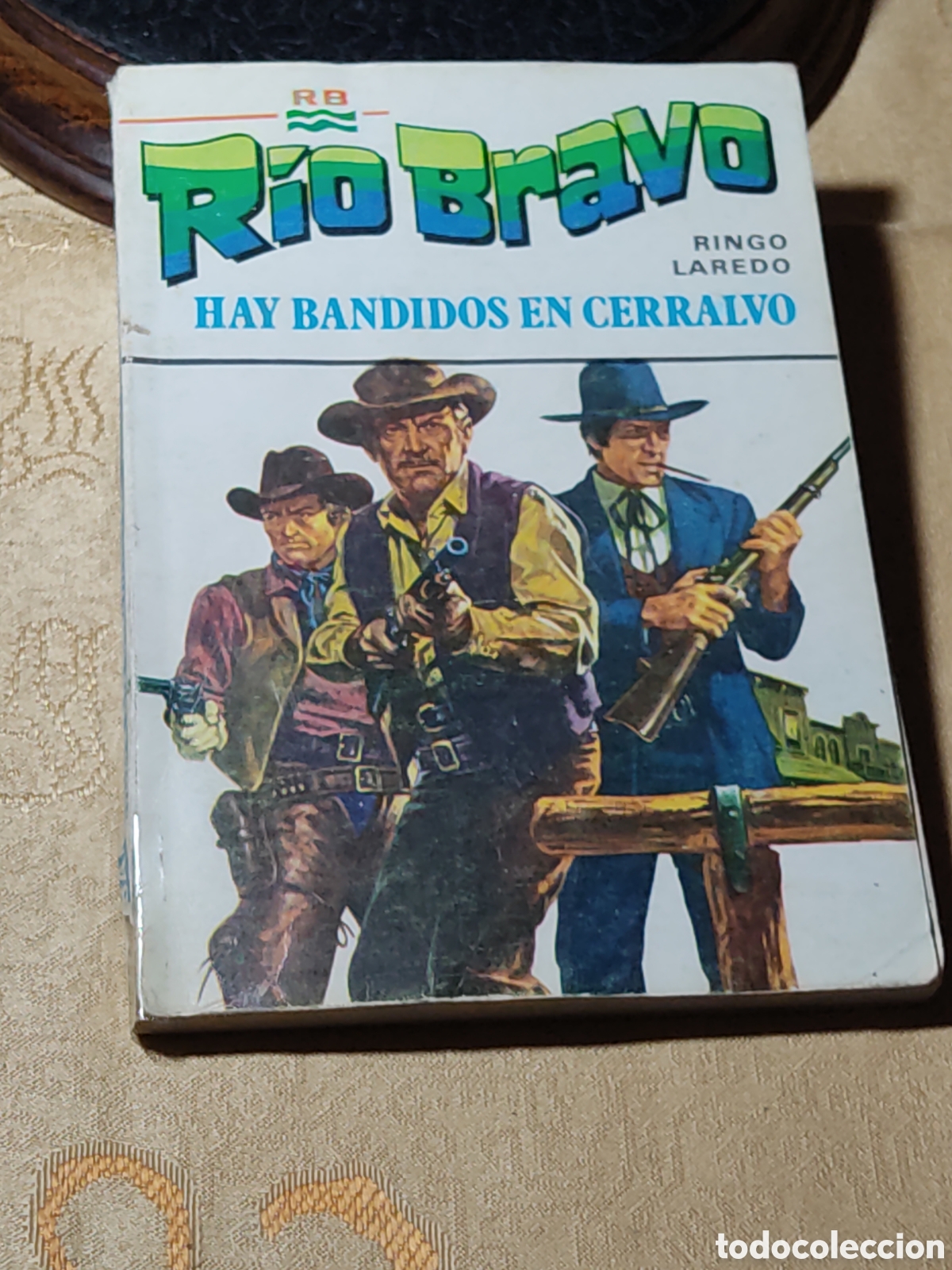 Libros de segunda mano: R&iacute;o bravo & Hay bandidos en Cerralvo - Foto 1