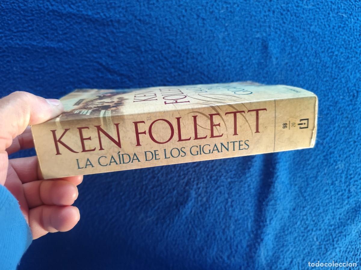 Libros de segunda mano: La Ca&iacute;da de los Gigantes Ken Follet Random House 2012 - Foto 2