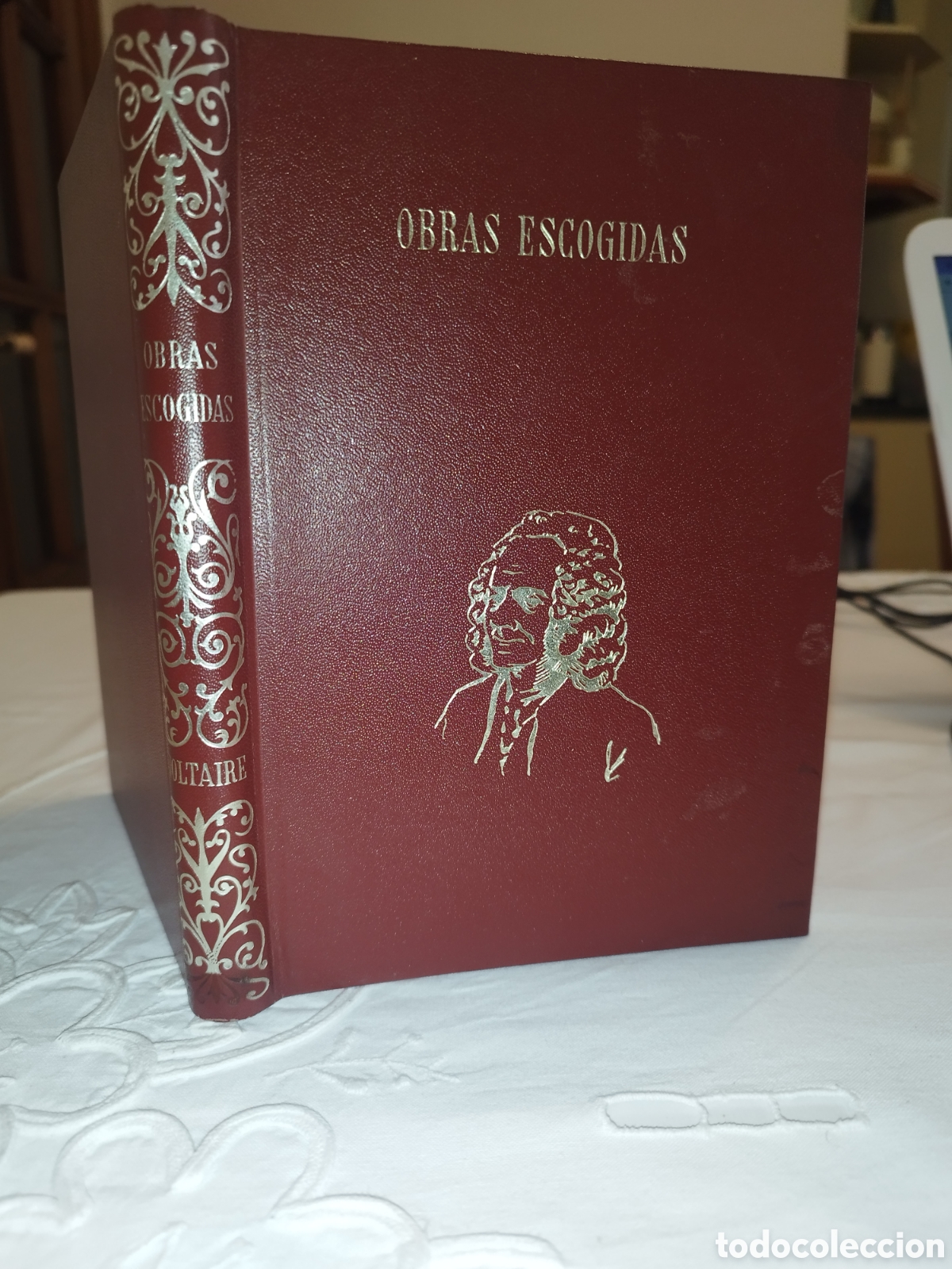 Libros de segunda mano: VOLTAIRE OBRAS ESCOGIDAS. ED. PEREZ DEL HOYO, 1968 PRIMERA EDICION.