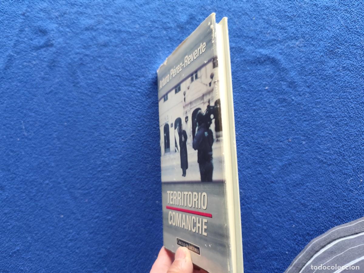Libros de segunda mano: Territorio Comanche A. P&eacute;rez-Reverte Ed. C&iacute;rculo de Lectores 1995 - Foto 7
