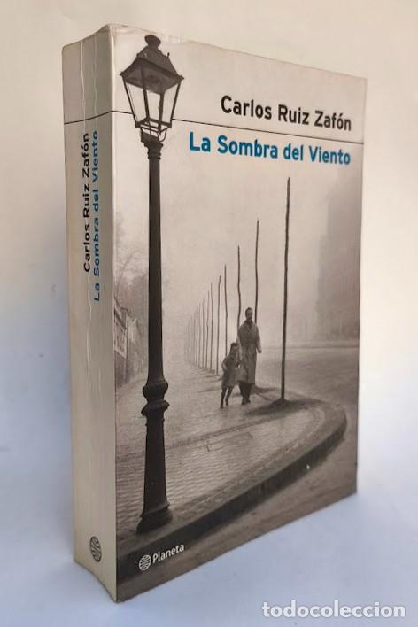 Libros de segunda mano: La sombra del viento. Carlos Ruiz Zaf&oacute;n. 2001, segunda edici&oacute;n.