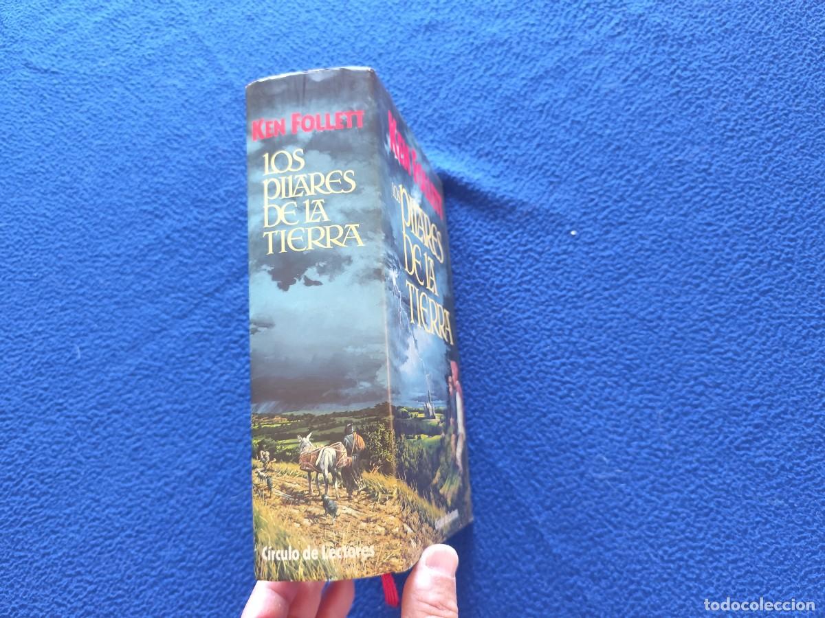 Libros de segunda mano: LOS PILARES DE LA TIERRA Ken Follet C&iacute;rculo de Lectores - Foto 2
