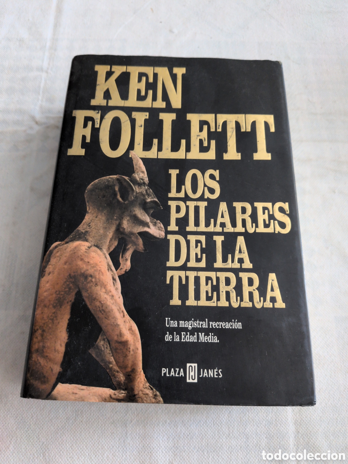Second hand books: Los pilares de la tierra - Ken Follett. Plaza & Janes.