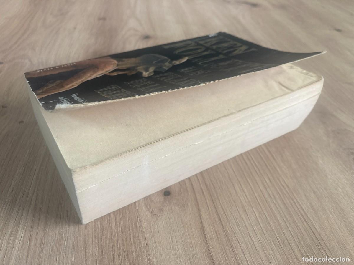 Libros de segunda mano: Los pilares de la tierra Ken Follet - Foto 4
