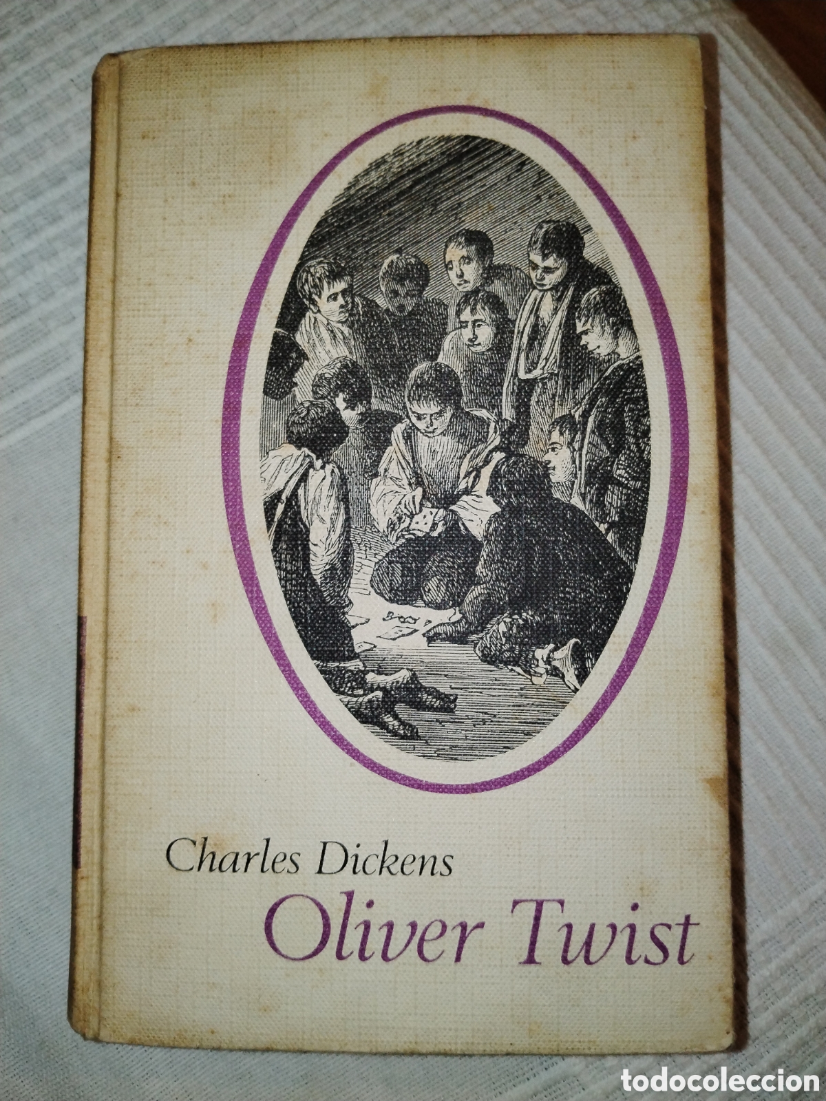 Second hand books: Oliver twist. Charles Dickens. C&iacute;rculo de lectores