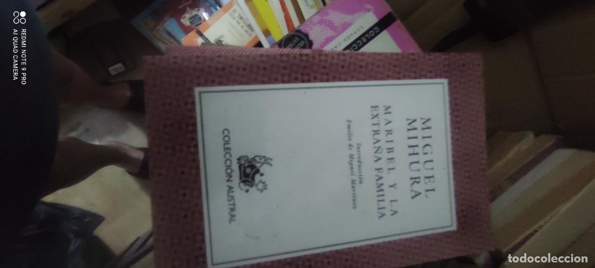 Libros de segunda mano: MIhura. Maribel y la extra&ntilde;a familia. Austral