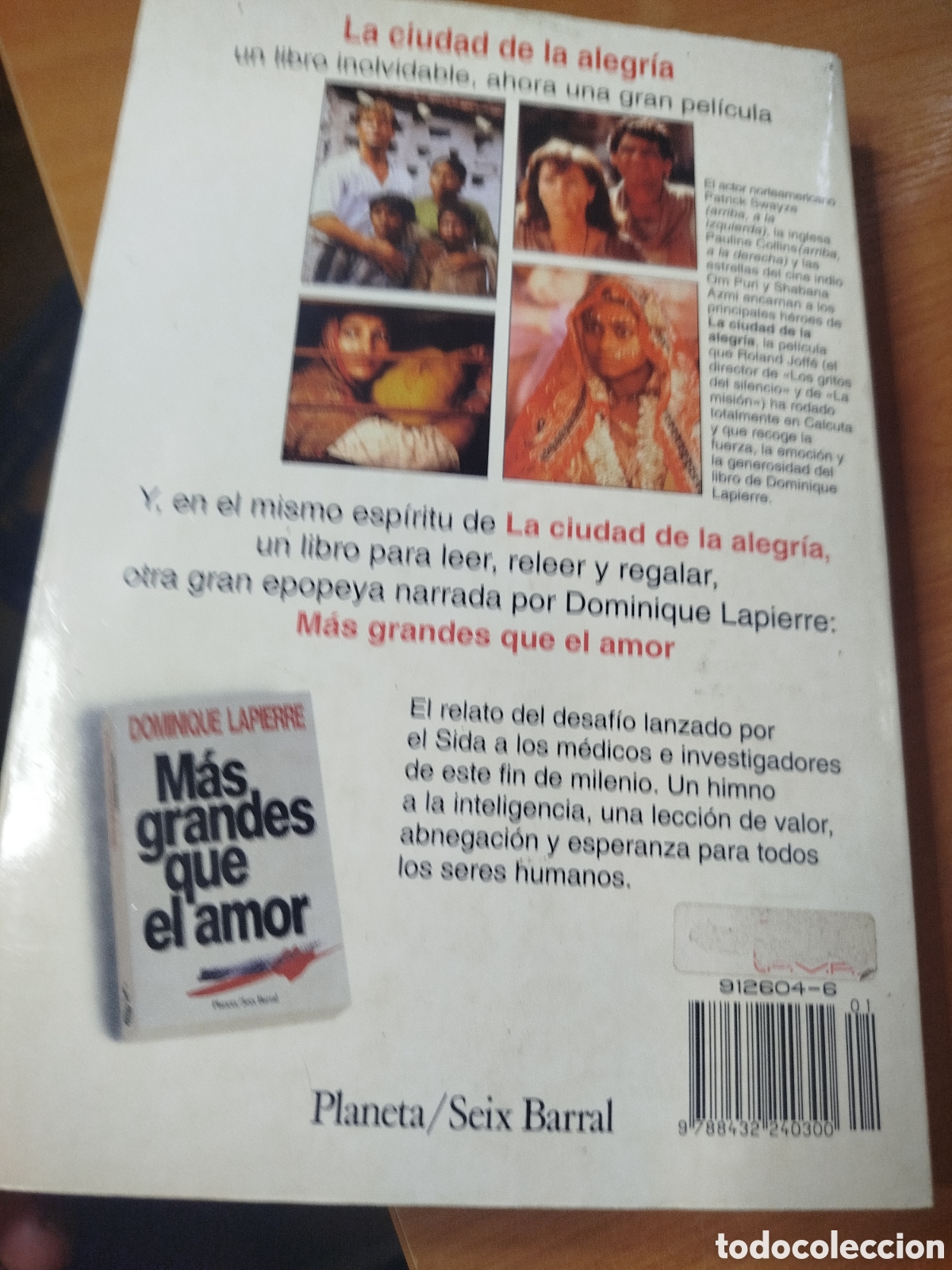 Libros de segunda mano: La ciudad de la alegr&iacute;a. Dominique lapierre. - Foto 2