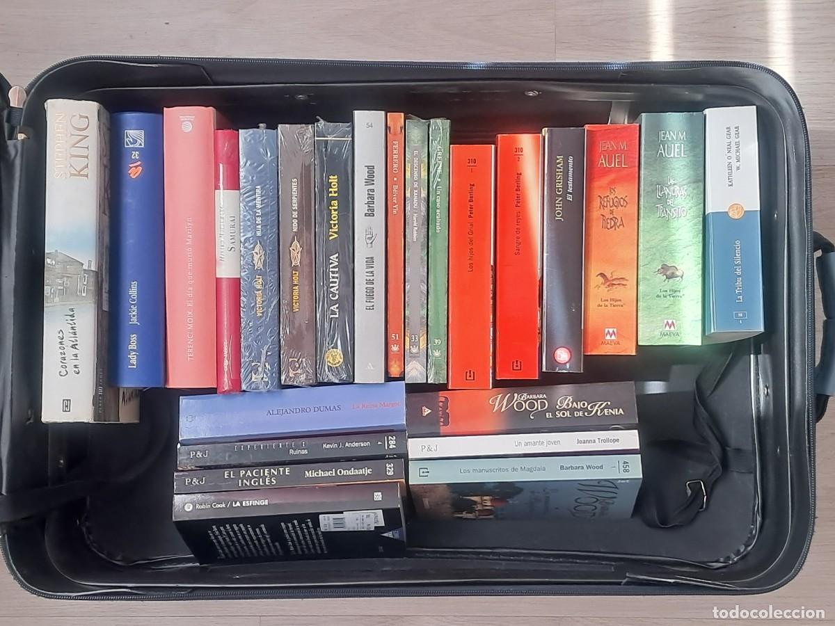 Libros de segunda mano: 24 novelas cl&aacute;sicas y actuales + regalo maleta.