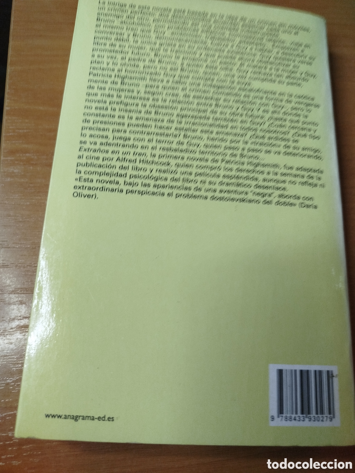 Libros de segunda mano: Extra&ntilde;os en un tren. Patricia highsmith. - Foto 2
