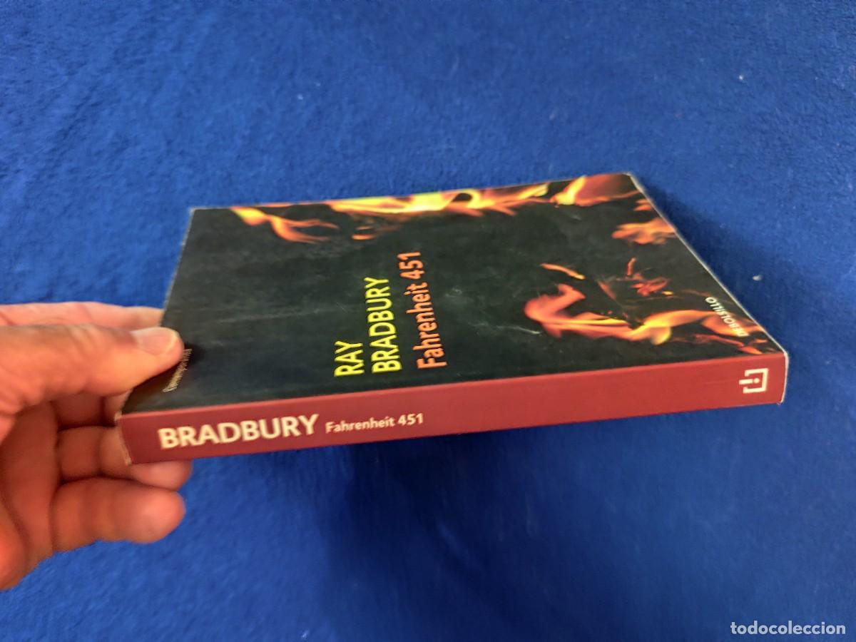 Libros de segunda mano: FAHERNHEIT 451 Ray Bradbury Ed. Random House 2012 - Foto 2