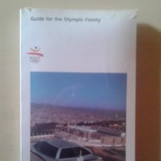 Coleccionismo deportivo: BARCELONA 92 - GUIA OFICIAL PARA LA FAMILIA OLIMPICA EN INGLES (NUEVO EN SU PLASTICO ORIGINAL)
