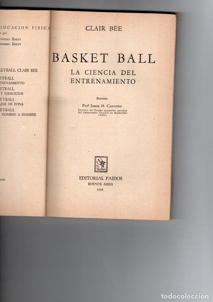 Coleccionismo deportivo: basket ball I. clair bee 1955 - Foto 2