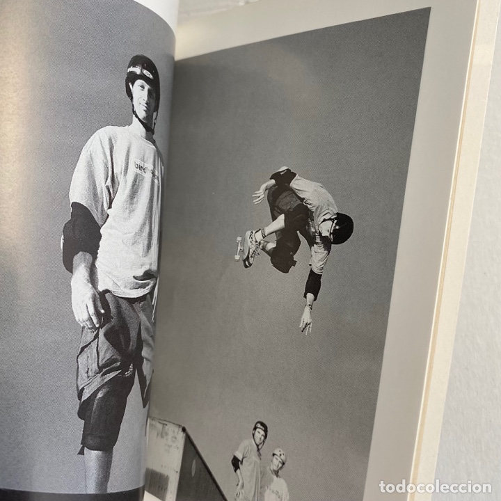 Coleccionismo deportivo: Libro On the halfpipe with tony hawk de Matt Christopher - Foto 3