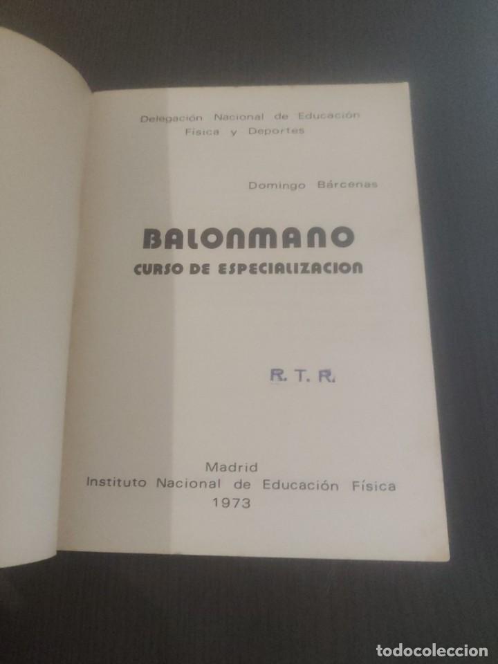 Coleccionismo deportivo: Balonmano. Domingo B&aacute;rcenas. - Foto 2
