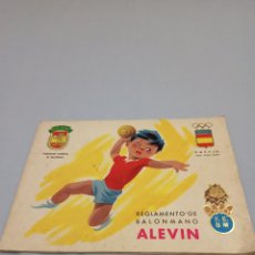 Coleccionismo deportivo: LIBRO.REGLAMENTO DE BALONMANO ALEVÍN.AÑO 1967. Lote 398544074