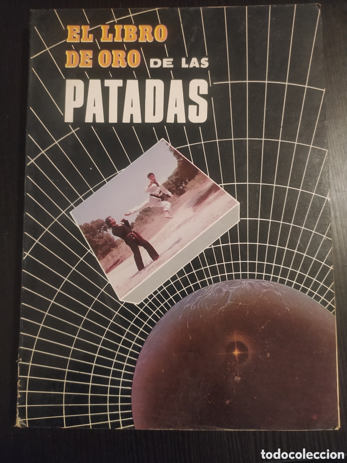 Coleccionismo deportivo: El libro de oro de las patadas Adolfo P&eacute;rez - Foto 1