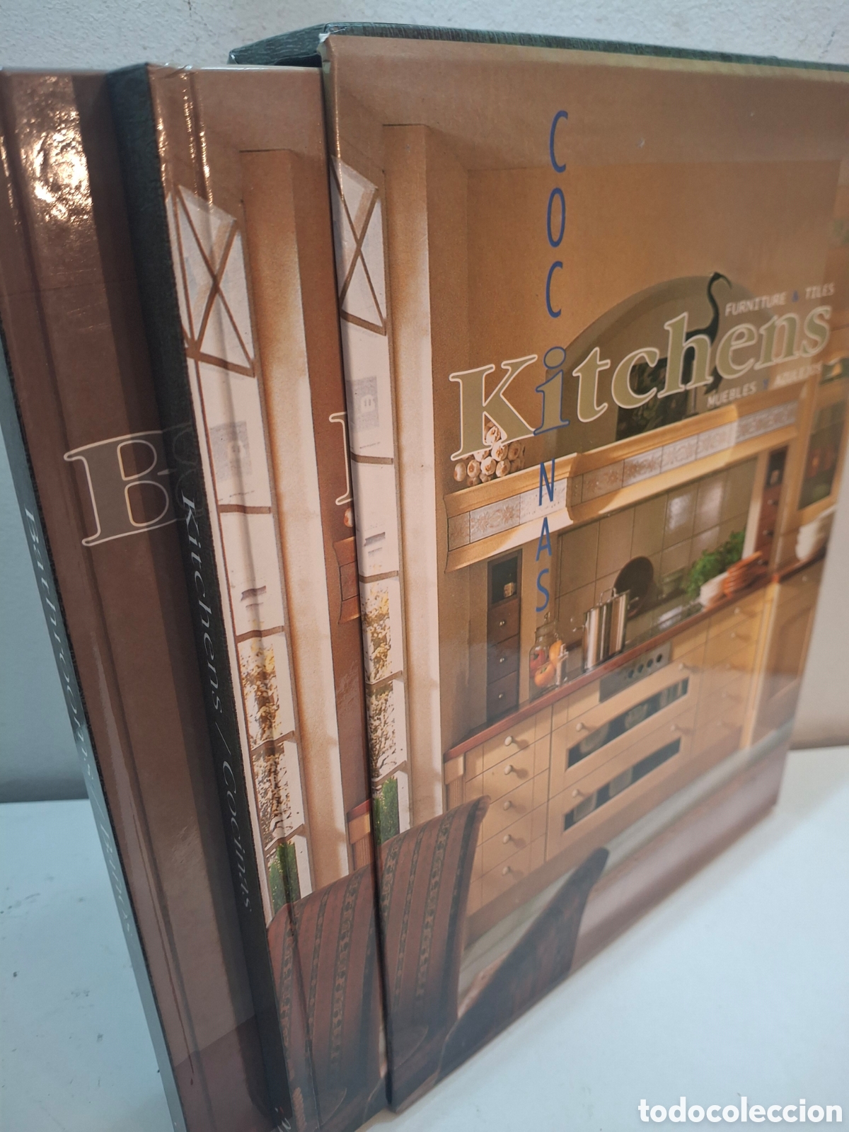 Libros: KITCHENS-COCINAS / BATHROOMS-BA&Ntilde;OS, 2 VOLUMENES, V.V.A.A.. IDEA BOOKS, 2000