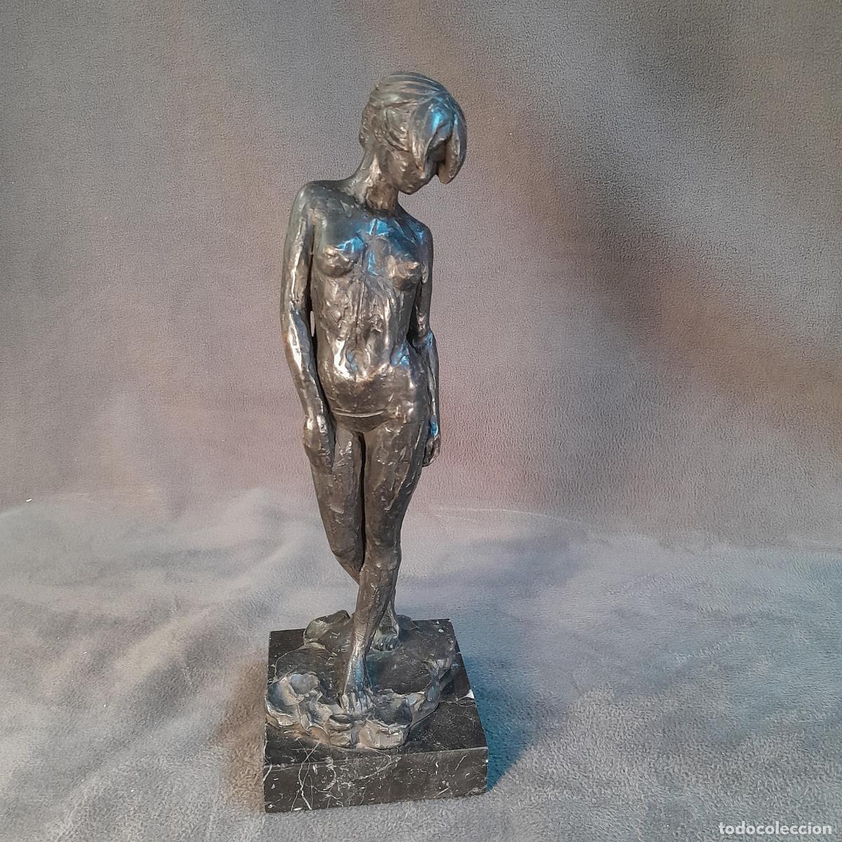 Libros: ESCULTURA DE BRONCE CON BASE DE M&Aacute;RMOL DE DESNUDO FEMENINO. RICARD SALA. 1975.