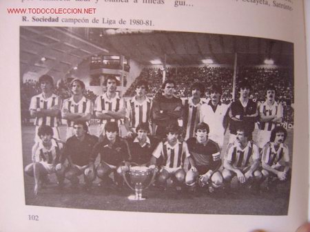Coleccionismo deportivo: Libro de Futbol DE LA A LA Z - A&Ntilde;O 1982 - Philips - Foto 2