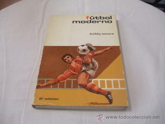 Coleccionismo deportivo: FUTBOL MODERNO - BOBBY MOORE - Foto 1