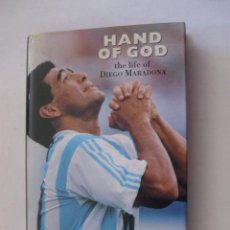 Coleccionismo deportivo: LIBRO IMPORTADO - MARADONA , THE HAND OF GOD - JIMMY BURNS , TEXTOS EN INGLES