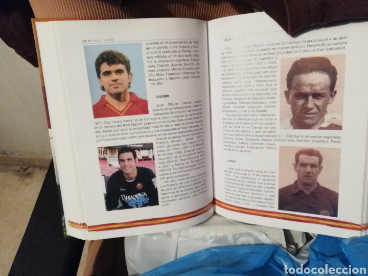 Coleccionismo deportivo: Libro Un equipo llamado Espa&ntilde;a - Foto 1