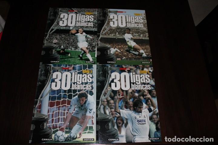 Coleccionismo deportivo: COLECCI&Oacute;N DE LIBROS DE VARIAS LIGAS DEL REAL MADRID - Foto 1