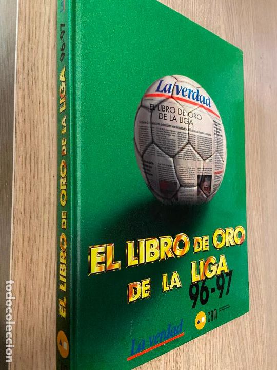 Coleccionismo deportivo: EL LIBRO DE ORO DE LA LIGA 96-97 - Foto 1