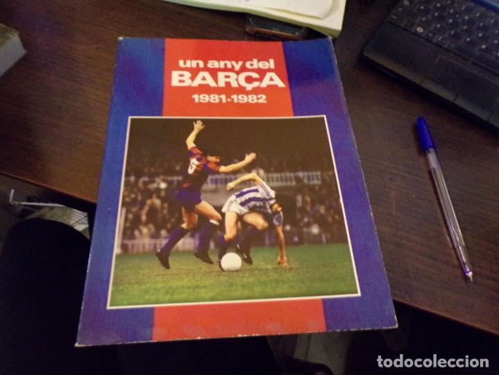 Coleccionismo deportivo: ESTAMOS LIQUIDANDO. un any del bar&ccedil;a 1981 1982 - Foto 1