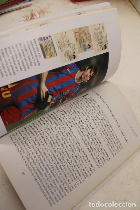 Coleccionismo deportivo: BAR&Ccedil;A. LIBRO LEO MESSI, EL TESORO DEL BAR&Ccedil;A - Foto 2