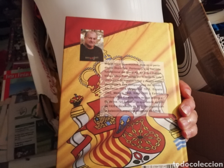 Coleccionismo deportivo: Libro un equipo llamado Espa&ntilde;a. De la A a la Z - Foto 2