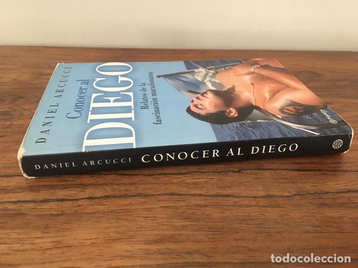 Coleccionismo deportivo: LIBRO SOBRE MARADONA. CONOCER AL DIEGO. De Daniel Arcucci - Foto 3