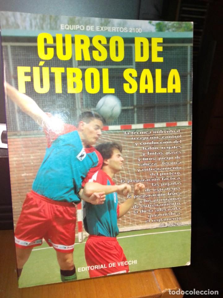 Coleccionismo deportivo: Curso de f&uacute;tbol sala. De Vecchi 1996 - Foto 1
