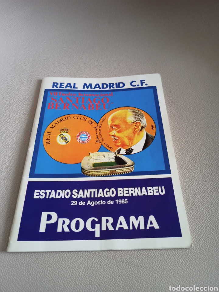 Coleccionismo deportivo: Interesante Programa Real Madrid C.F. A&ntilde;o 1985 - Foto 1