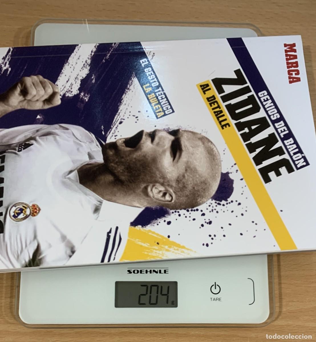 Coleccionismo deportivo: LIBRO GENIOS DEL BAL&Oacute;N n&ordm; 1 - ZIDANE Y LA RULETA. MARCA, 2012 - Foto 4