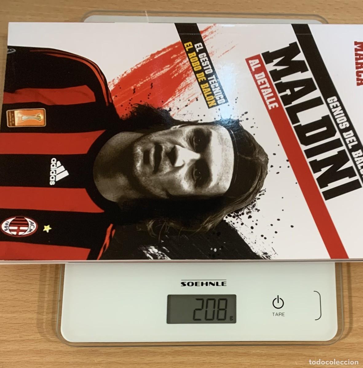Coleccionismo deportivo: LIBRO GENIOS DEL BAL&Oacute;N n&ordm; 9 - MALDINI Y EL ROBO DE BAL&Oacute;N. MARCA, 2012 - Foto 4