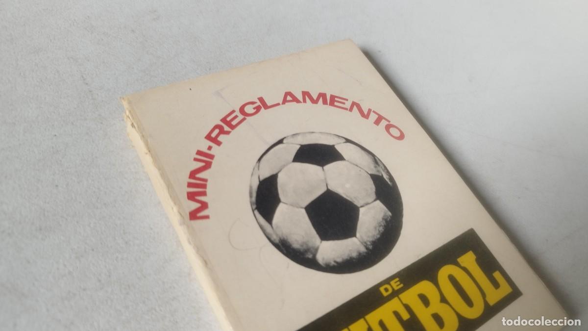 Coleccionismo deportivo: MINI REGLAMENTO DE FUTBOL / / GRAVOL 109 - Foto 2