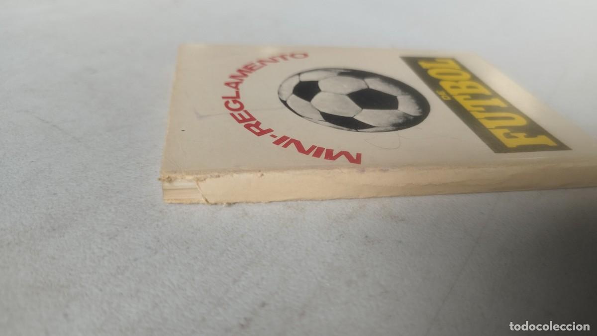 Coleccionismo deportivo: MINI REGLAMENTO DE FUTBOL / / GRAVOL 109 - Foto 3
