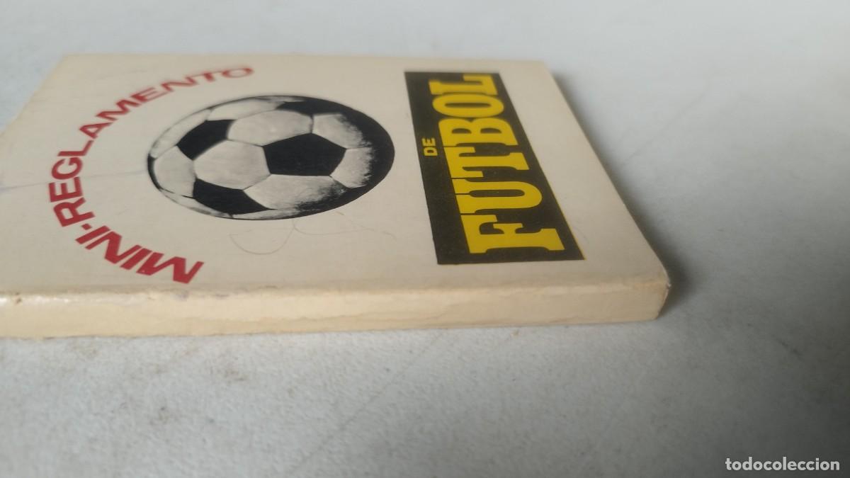 Coleccionismo deportivo: MINI REGLAMENTO DE FUTBOL / / GRAVOL 109 - Foto 4