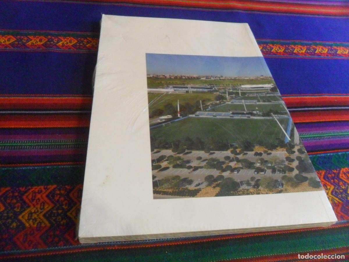 Coleccionismo deportivo: LIBRO PRECINTADO CIUDAD REAL MADRID. DE LUJO. - Foto 3