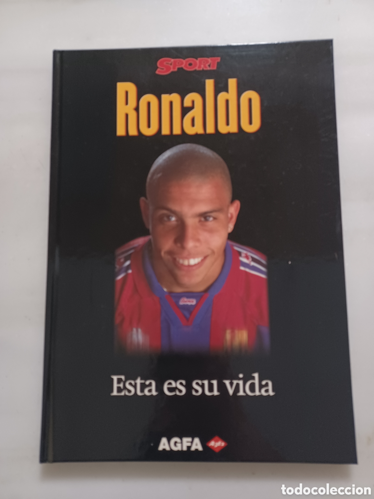 Coleccionismo deportivo: Libro ronaldo est&aacute; es su vida - Foto 1