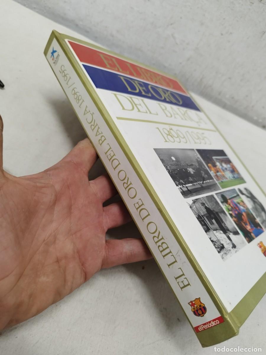 Coleccionismo deportivo: El libro, album de cromos completo. El libro de oro del Bar&ccedil;a, Caixa, el periodico. - Foto 2